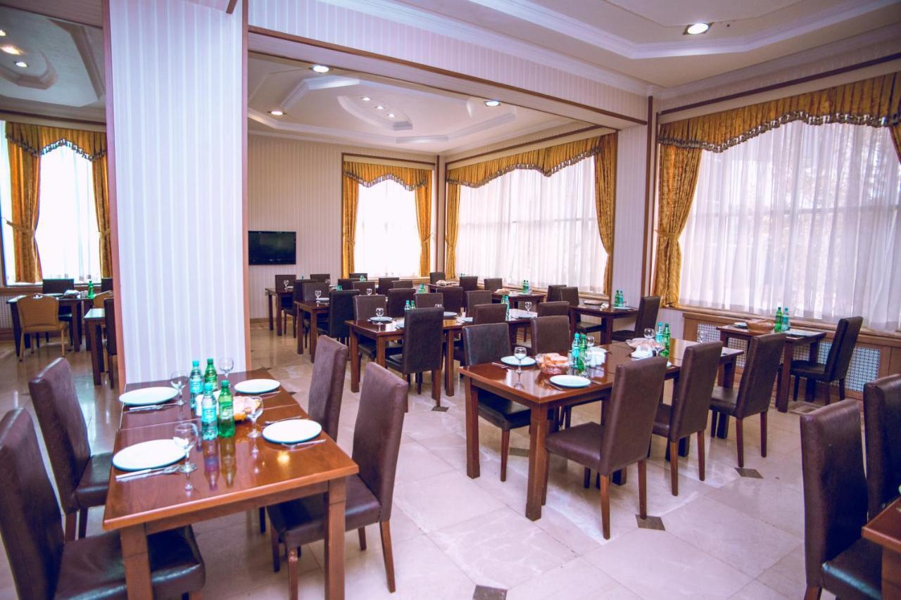 Grand Nakhchivan Hotel Экстерьер фото